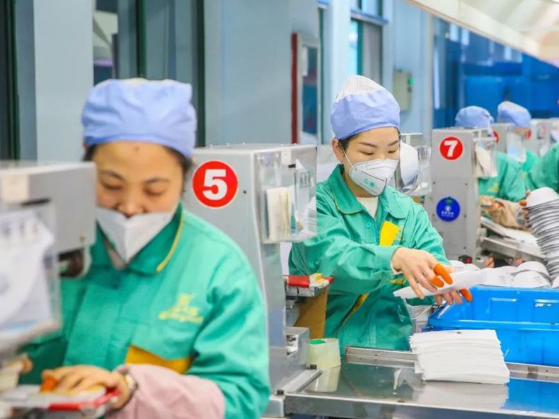 助力揚州抗役上海大勝公司捐贈25萬只防疫口罩3