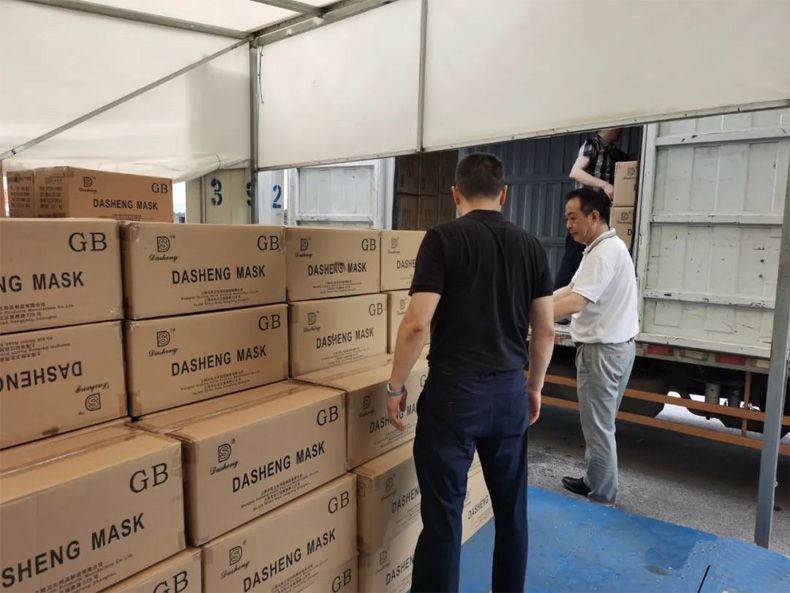 助力揚州抗役上海大勝公司捐贈25萬只防疫口罩2