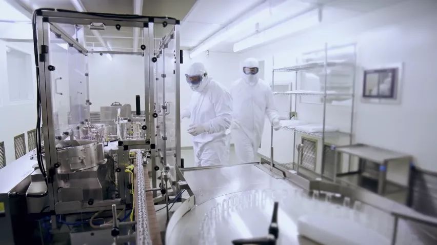 潔凈室防護服一次性的好還是重復使用的好3