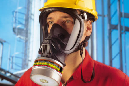 配合濾毒罐的防毒面具在化工領域使用
