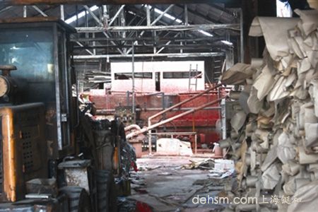 湖南安鄉(xiāng)造紙廠發(fā)生中毒安全事故現(xiàn)場圖片