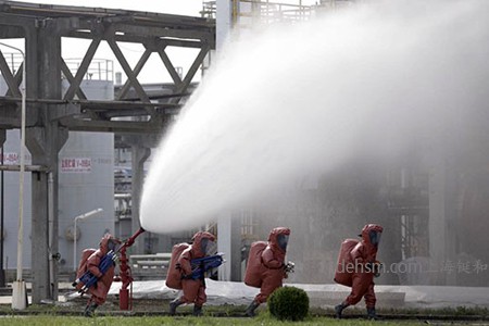 化工裝置滅火救援演練現場