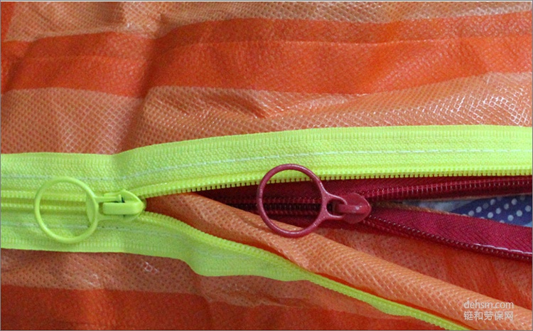 3M4690橙色帶帽連體防護(hù)服雙拉鏈結(jié)構(gòu)設(shè)計